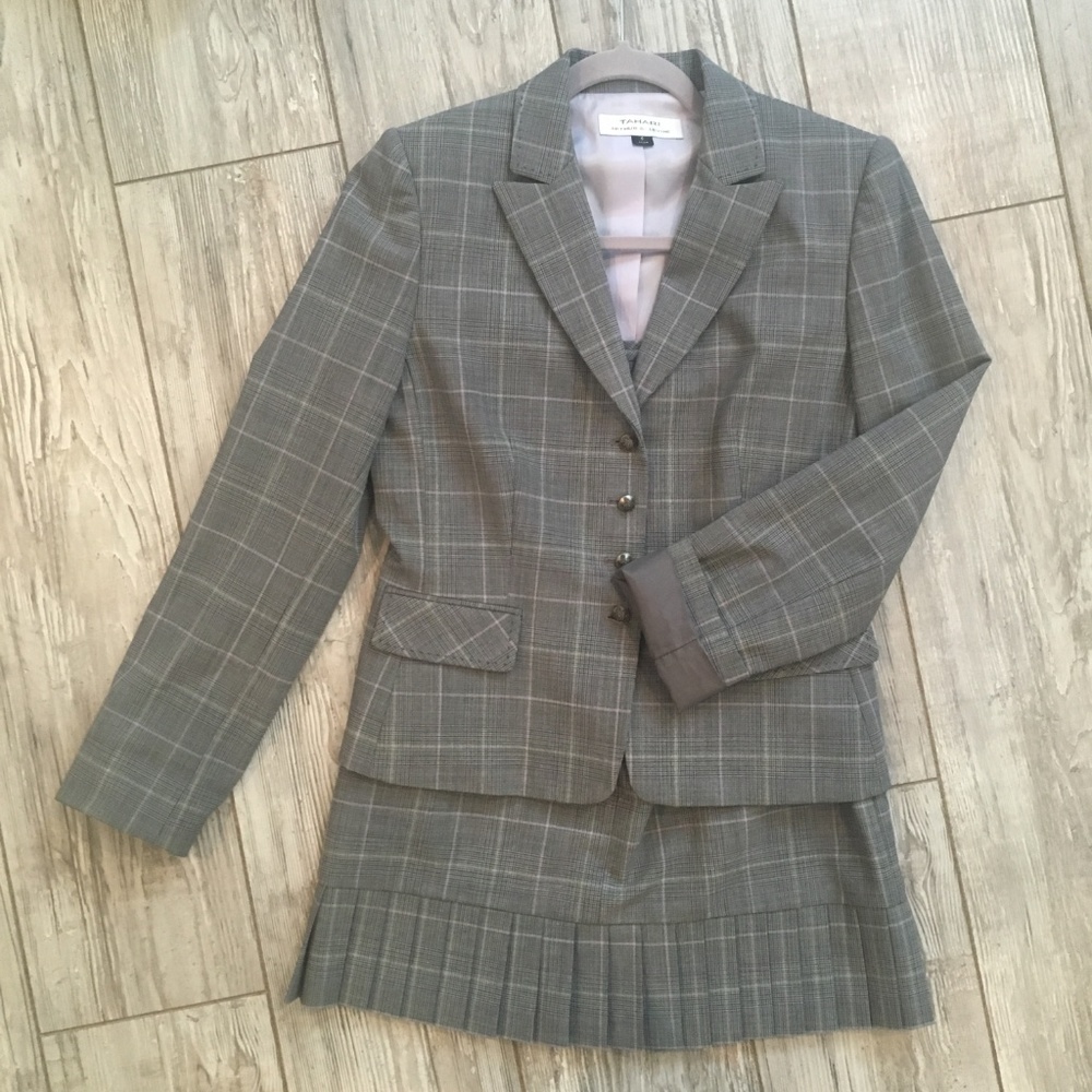 Tahari Skirt Suit